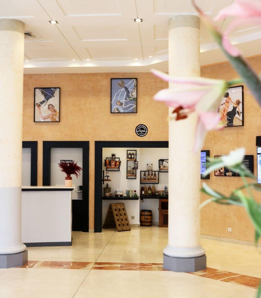 Mercure Centre Antigone Hotel 4*